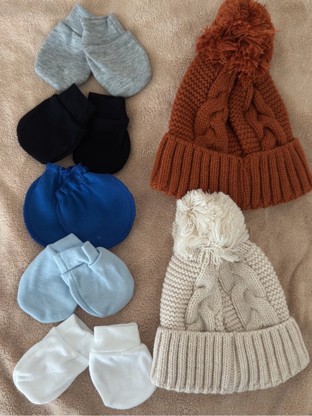 Kids Cable-Knit Pom Beanie Mittens Set - Rust and Cream